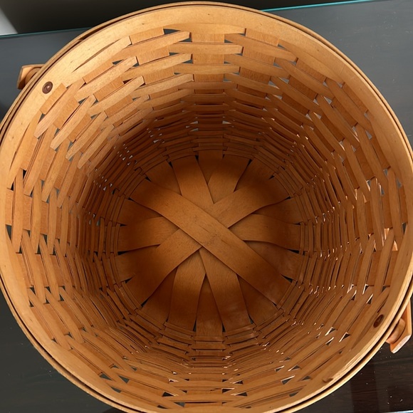 Longaberger Basket - Picture 6 of 9